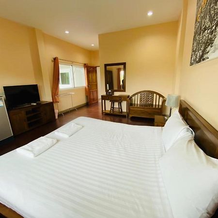 Hotel Baan Suan Khun Yaiy à Ban Wang Takhrai Extérieur photo