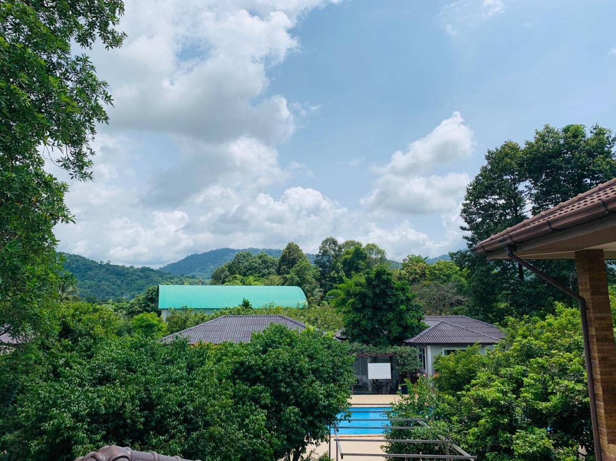 Hotel Baan Suan Khun Yaiy à Ban Wang Takhrai Extérieur photo