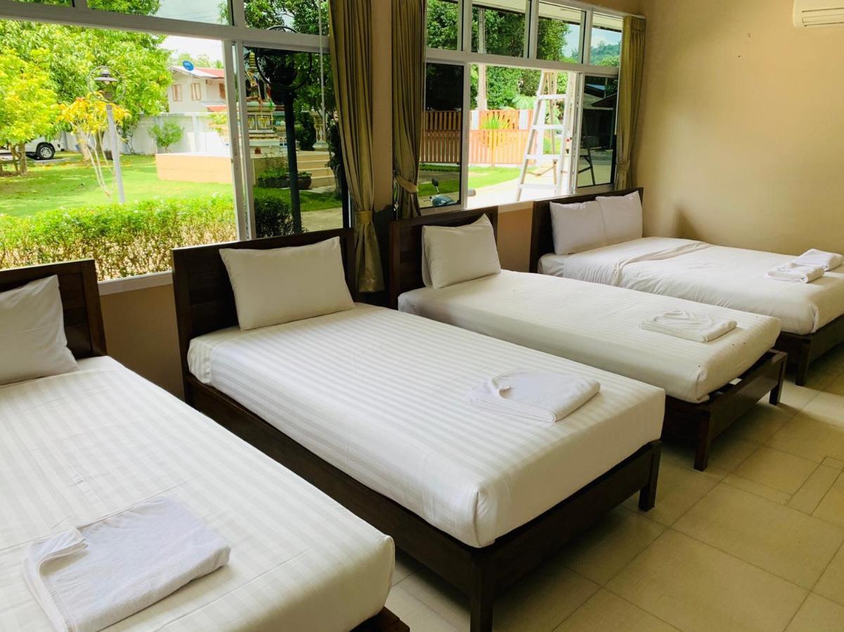 Hotel Baan Suan Khun Yaiy à Ban Wang Takhrai Extérieur photo