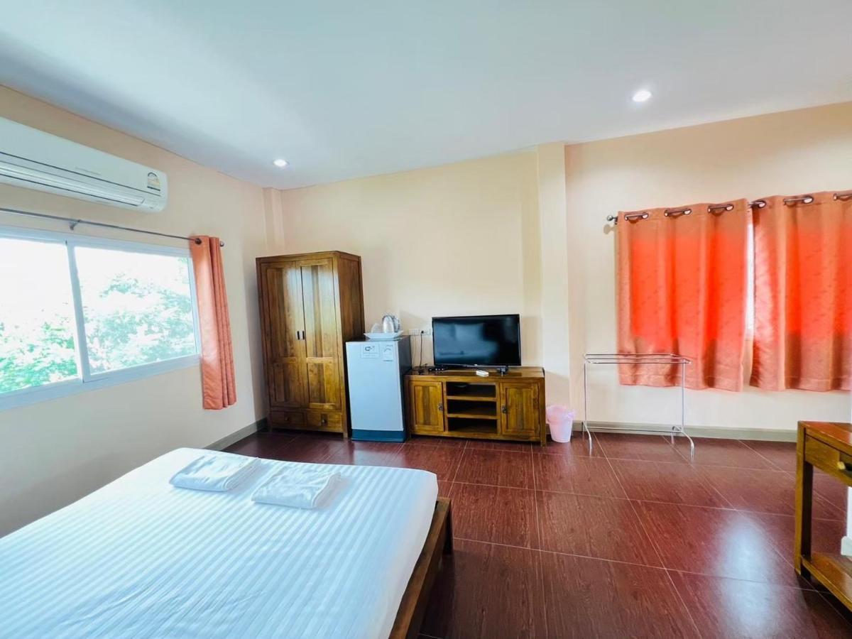 Hotel Baan Suan Khun Yaiy à Ban Wang Takhrai Extérieur photo