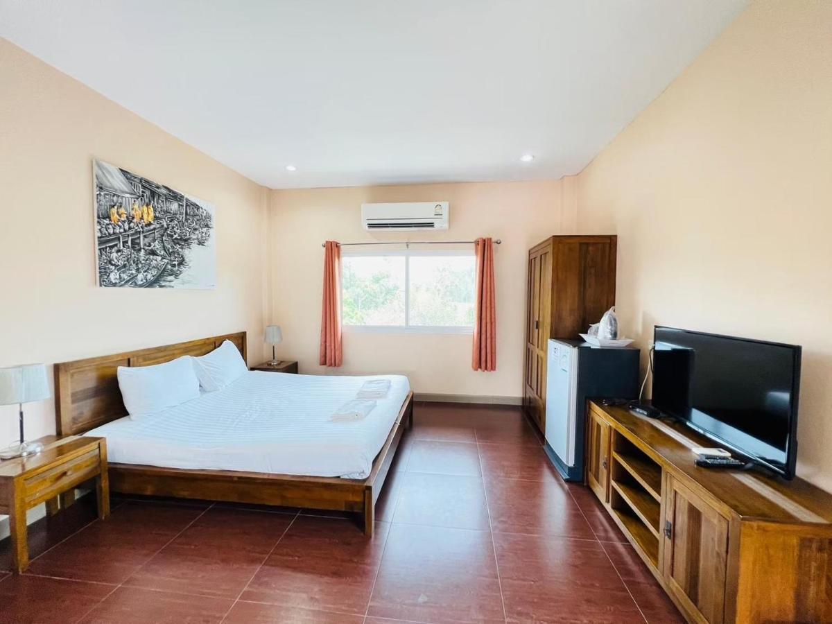 Hotel Baan Suan Khun Yaiy à Ban Wang Takhrai Extérieur photo