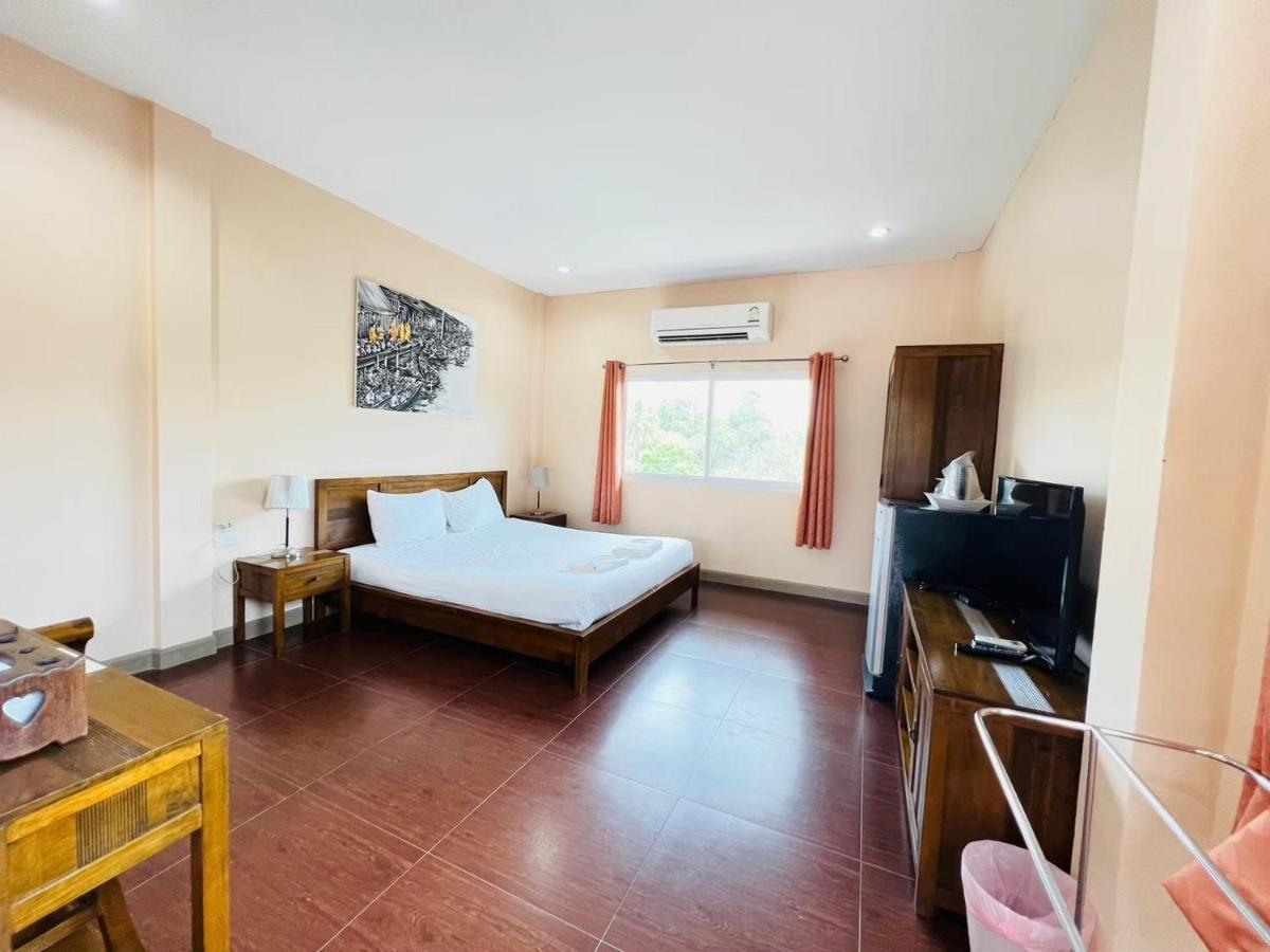 Hotel Baan Suan Khun Yaiy à Ban Wang Takhrai Extérieur photo