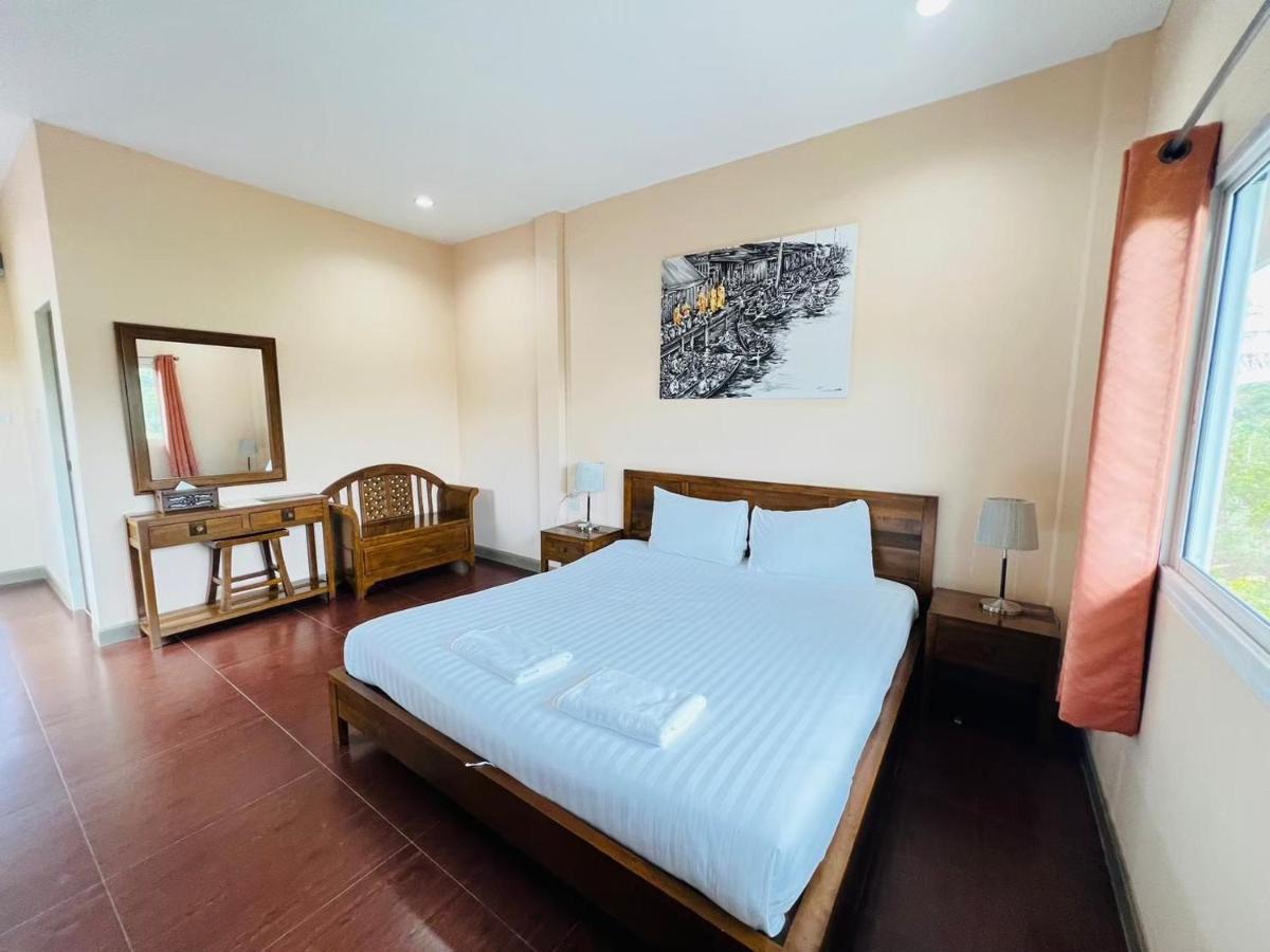 Hotel Baan Suan Khun Yaiy à Ban Wang Takhrai Extérieur photo
