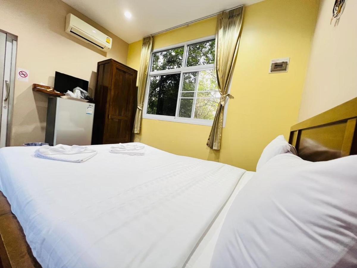 Hotel Baan Suan Khun Yaiy à Ban Wang Takhrai Extérieur photo