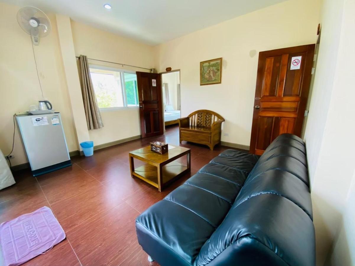 Hotel Baan Suan Khun Yaiy à Ban Wang Takhrai Extérieur photo