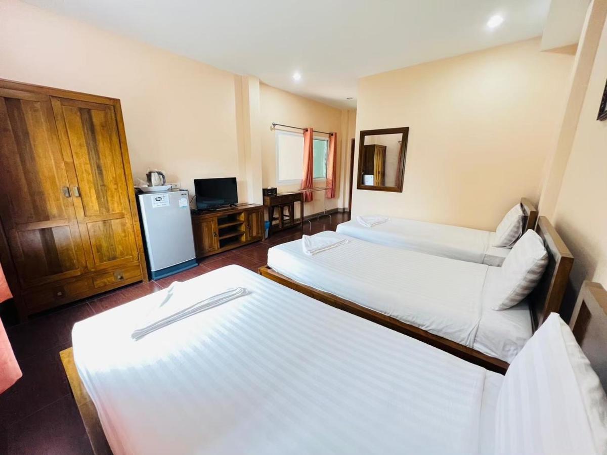 Hotel Baan Suan Khun Yaiy à Ban Wang Takhrai Extérieur photo