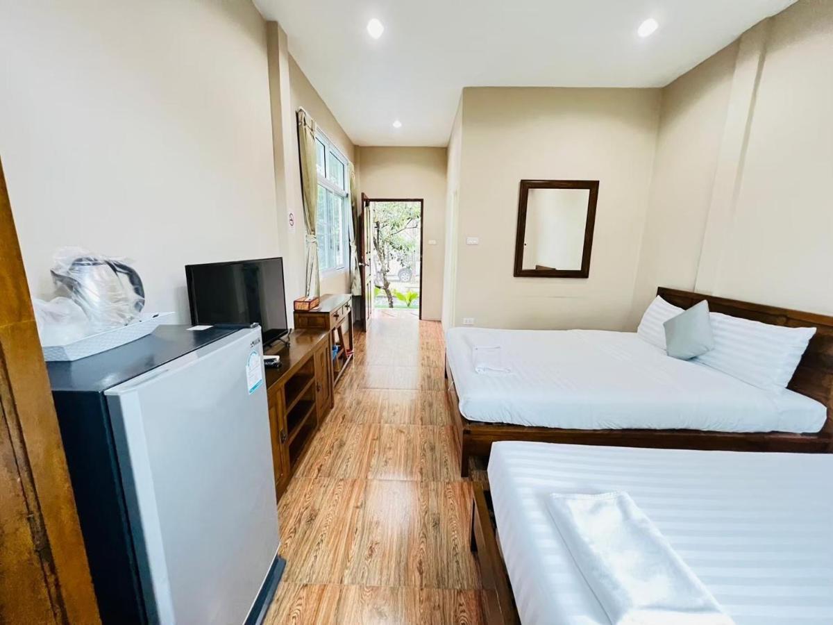 Hotel Baan Suan Khun Yaiy à Ban Wang Takhrai Extérieur photo