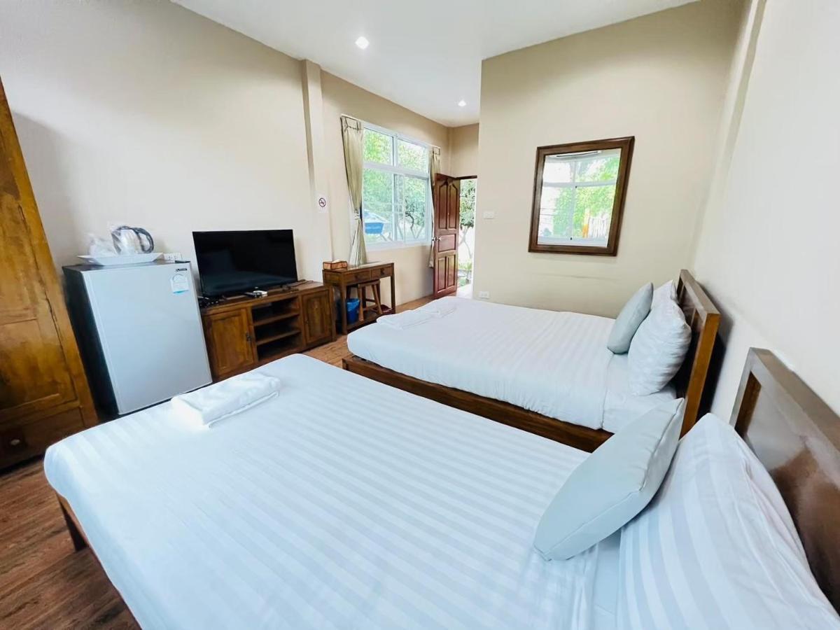 Hotel Baan Suan Khun Yaiy à Ban Wang Takhrai Extérieur photo
