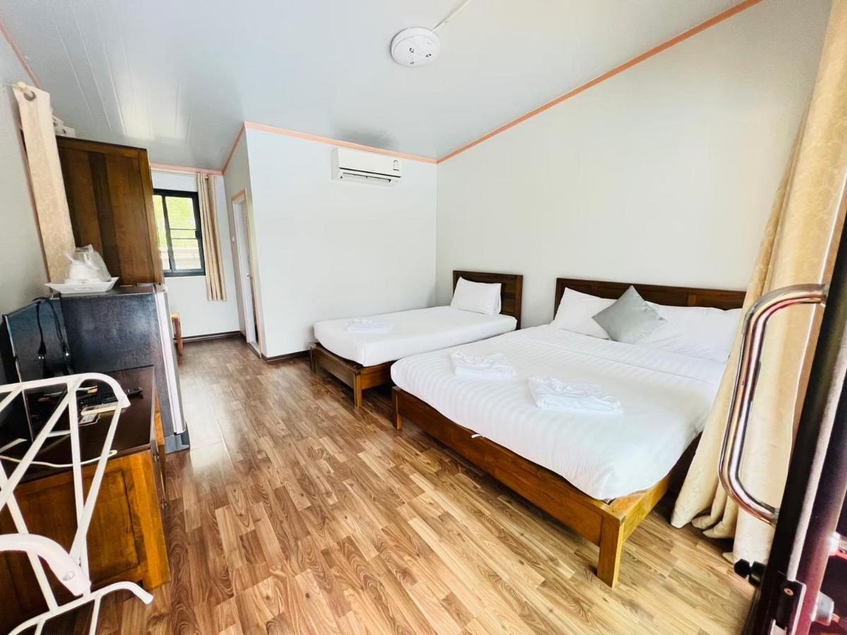 Hotel Baan Suan Khun Yaiy à Ban Wang Takhrai Extérieur photo