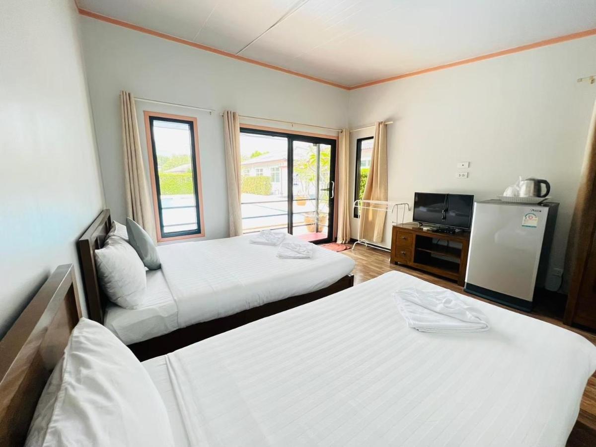 Hotel Baan Suan Khun Yaiy à Ban Wang Takhrai Extérieur photo